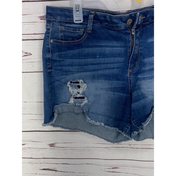 Arizona Jeans Distressed Juniors Size 19 Denim Blue Jean Shorts - Picture 3 of 8